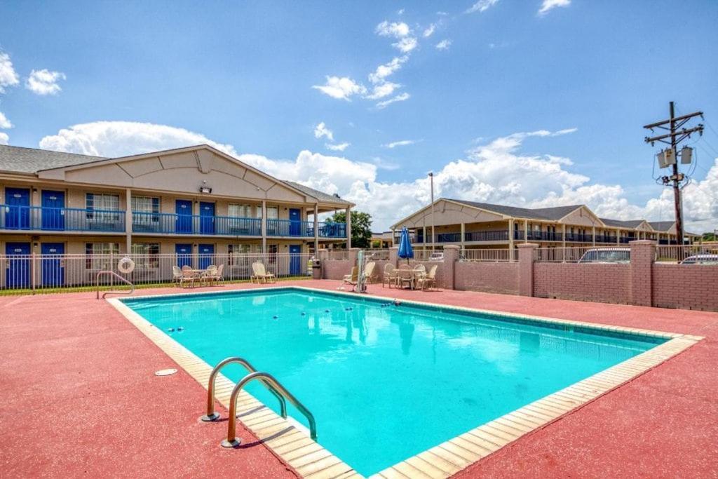 Oyo Hotel Baton Rouge East I-12 Louisiana Exterior photo